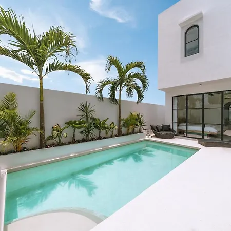 Sundar Villas Estate: Tropical 3Br Villa In Great Location